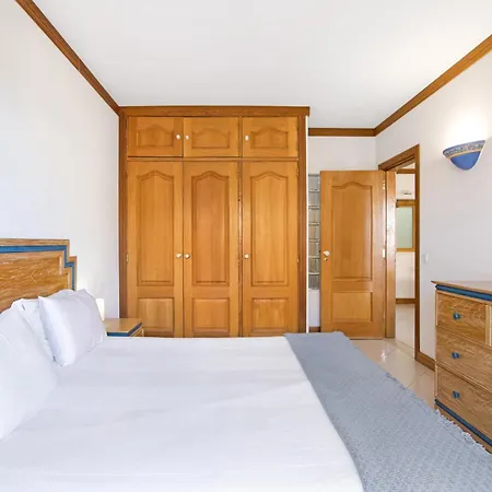 T2 Com Piscina Centro 빌라모라